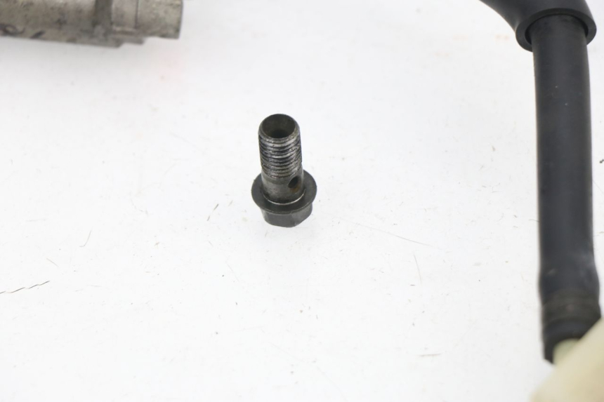 photo de POMPA FRENO POSTERIORE HONDA VTR F FIRESTORM 1000 (1997 - 2001) - Ricambio usato controllato