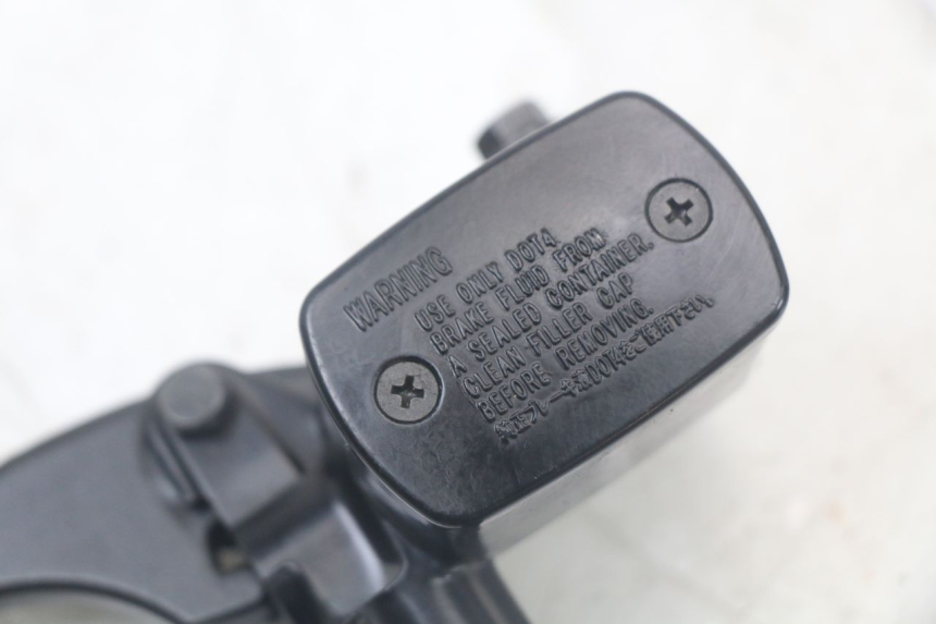 photo de MASTERCYLINDER FRENO POSTERIORE YAMAHA XMAX X-MAX ABS 125 (2017 - 2020) - Zoom sullo stato d'uso