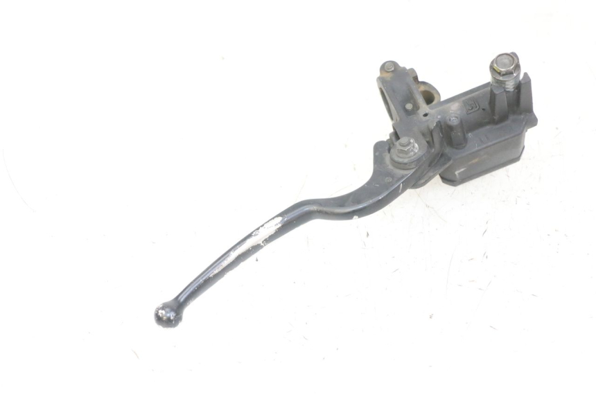photo de MASTERCYLINDER FRENO POSTERIORE YAMAHA XMAX X-MAX 125 (2006 - 2009) - Primo piano tecnico
