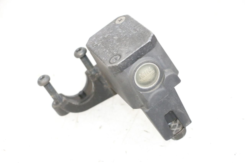 photo de MASTERCYLINDER FRENO POSTERIORE YAMAHA X-MAX XMAX 125 (2010 - 2013) - Primo piano tecnico