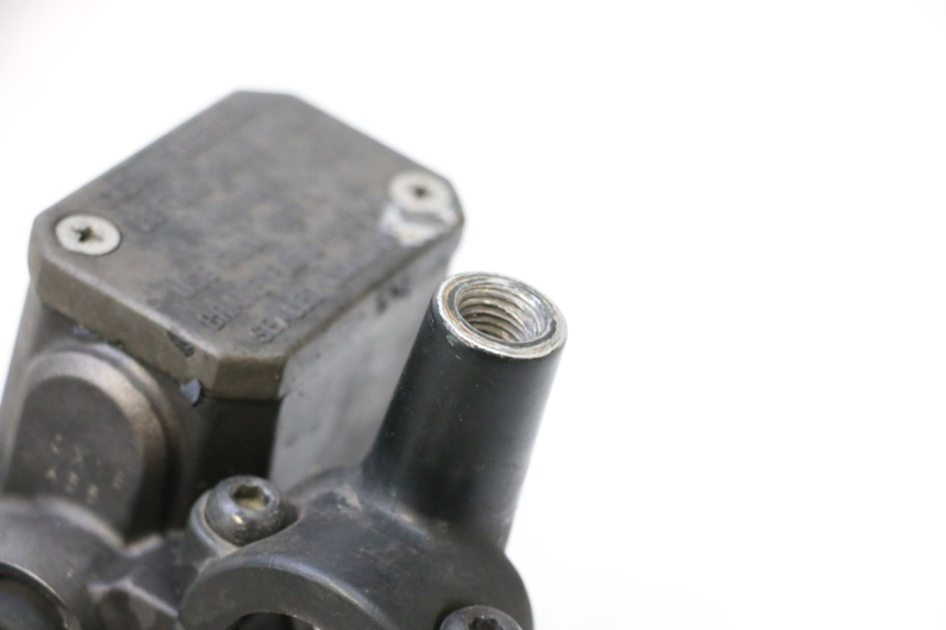 photo de MASTERCYLINDER FRENO POSTERIORE YAMAHA X-MAX XMAX 125 (2010 - 2013) - Zoom sullo stato d'uso