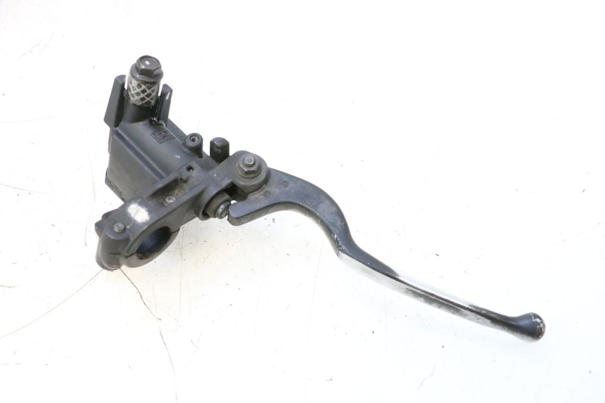 photo de MASTERCYLINDER FRENO POSTERIORE YAMAHA X-MAX XMAX 125 (2010 - 2013) - Dettagli dei punti di fissaggio