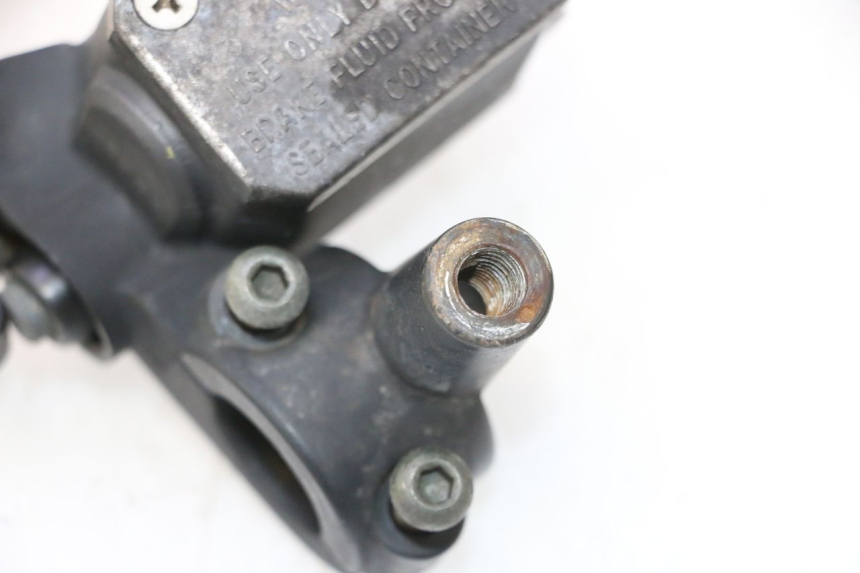 photo de MASTERCYLINDER FRENO POSTERIORE YAMAHA XMAX X-MAX 125 (2006 - 2009) - Altra vista dell'articolo