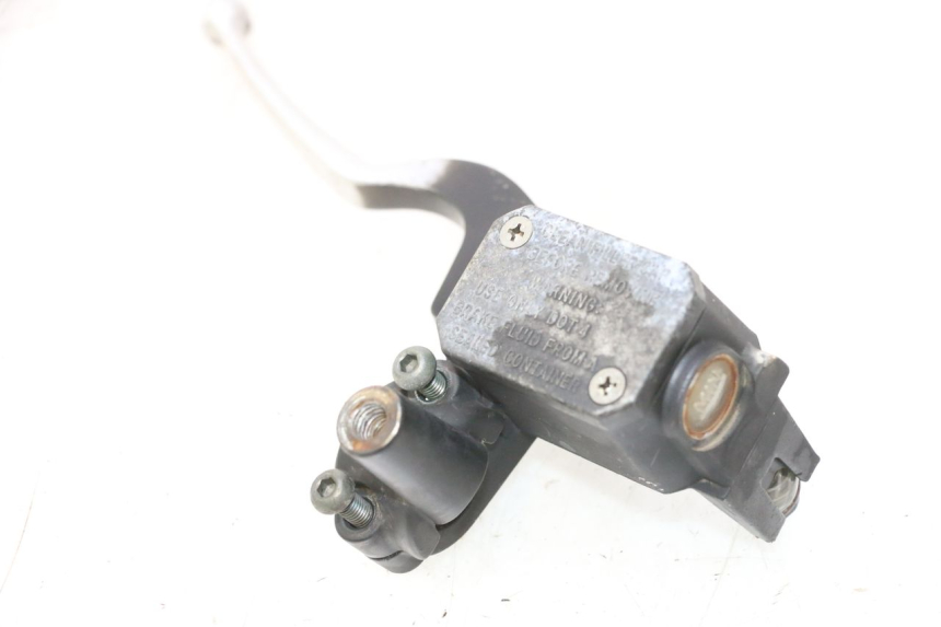 photo de MASTERCYLINDER FRENO POSTERIORE YAMAHA XMAX X-MAX 125 (2006 - 2009) - Caratteristiche distintive