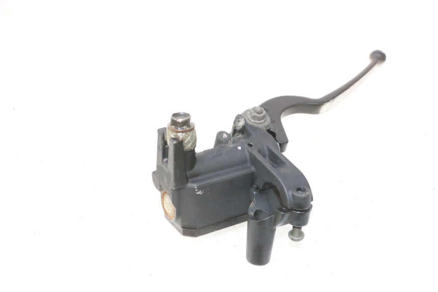 photo de MASTERCYLINDER FRENO POSTERIORE YAMAHA XMAX X-MAX 125 (2006 - 2009) - Dettagli dei punti di fissaggio