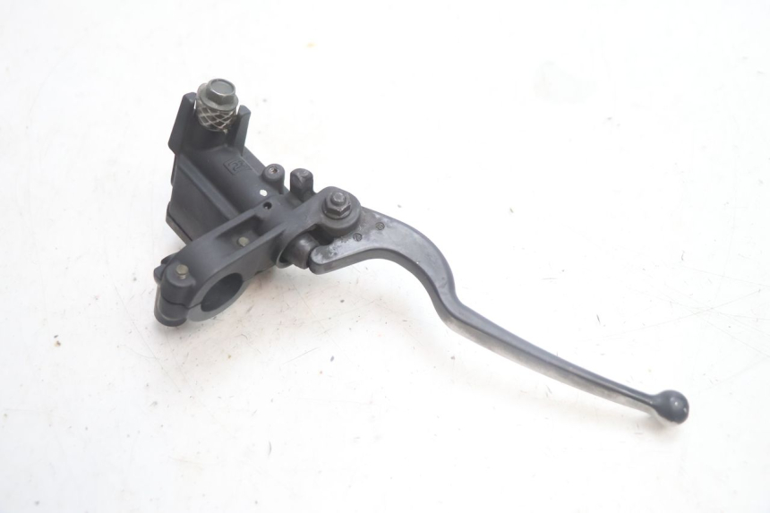 photo de MASTERCYLINDER FRENO POSTERIORE YAMAHA XMAX X-MAX 125 (2006 - 2009) - Stato della superficie e materiale