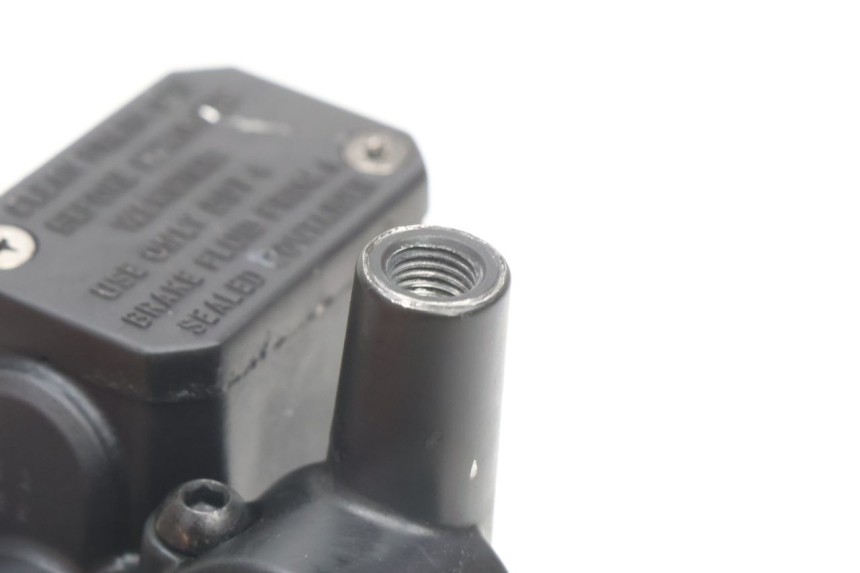 photo de MASTERCYLINDER FRENO POSTERIORE YAMAHA X-MAX XMAX 125 (2010 - 2013) - Altra angolazione