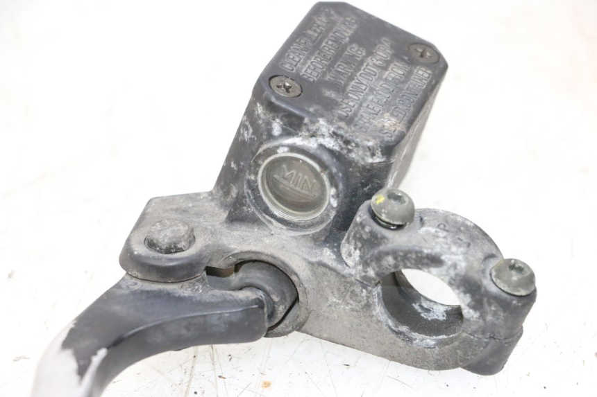 photo de MASTERCYLINDER FRENO POSTERIORE PIAGGIO X8 125 (2004 - 2007) - Dettagli dei punti di fissaggio