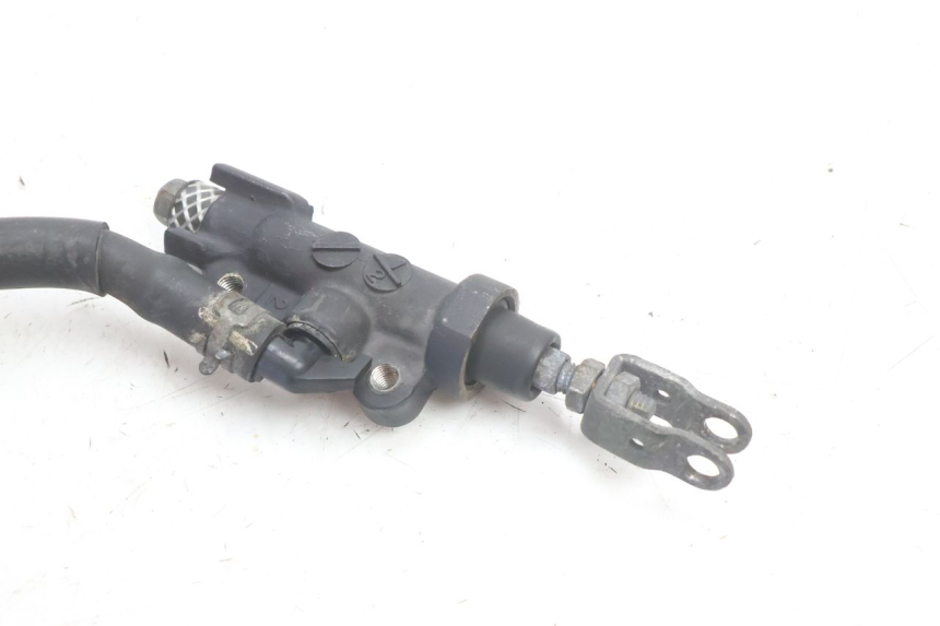 photo de POMPA FRENO POSTERIORE YAMAHA XJR 1300 (1998 - 2002) - Primo piano tecnico