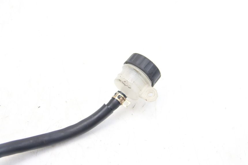 photo de MASTERCYLINDER FRENO POSTERIORE PEUGEOT XP6 50 (1997 - 2003) - Primo piano tecnico