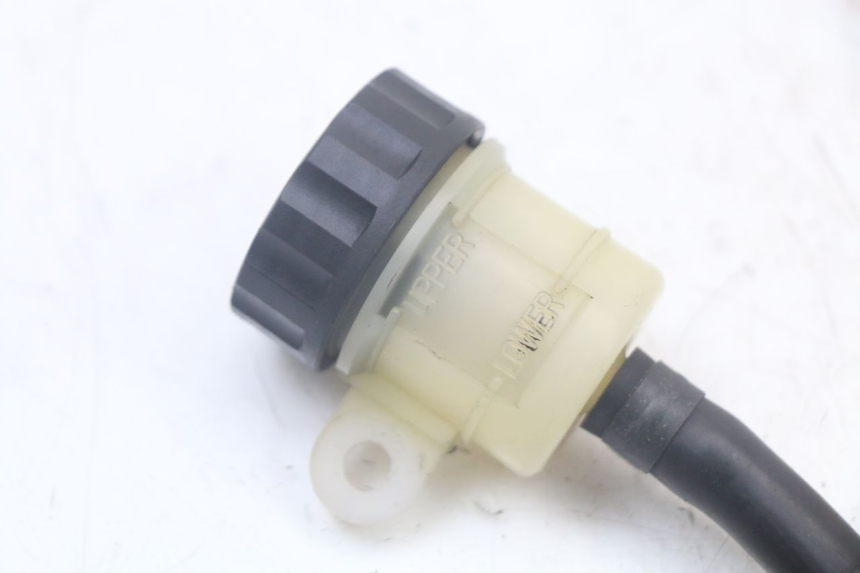 photo de MASTERCYLINDER FRENO POSTERIORE YAMAHA XT X 660 (2004 - 2016) - Primo piano tecnico