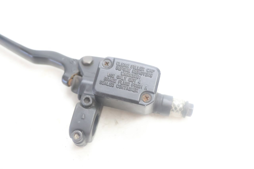 photo de MASTERCYLINDER FRENO POSTERIORE YAMAHA YP MAJESTY 125 (2002 - 2006) - Zoom sullo stato d'uso