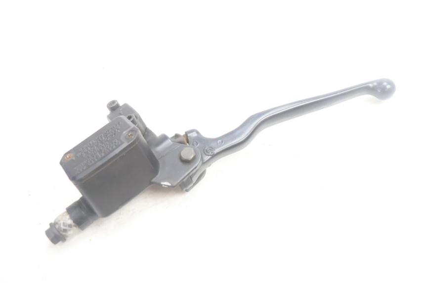 photo de MASTERCYLINDER FRENO POSTERIORE YAMAHA YP MAJESTY 125 (2002 - 2006) - Altra angolazione