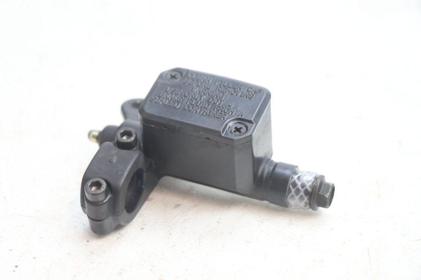 photo de MASTERCYLINDER FRENO POSTERIORE YAMAHA YP MAJESTY 125 (2002 - 2006) - Zoom sullo stato d'uso