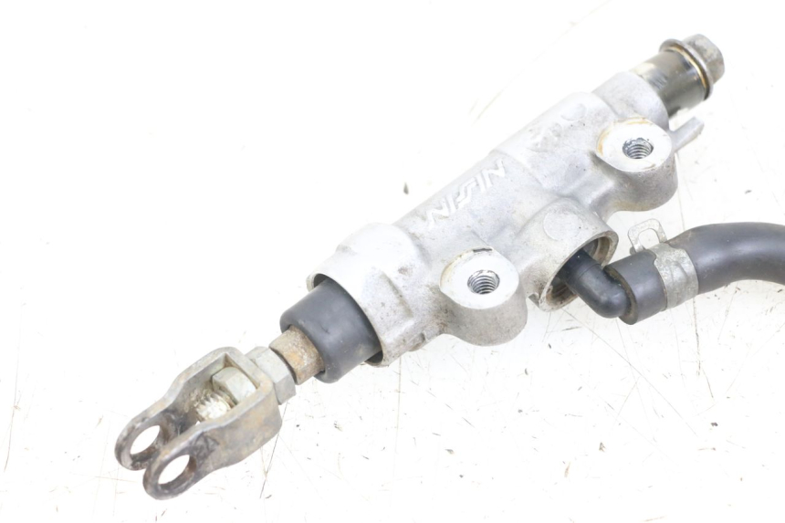 photo de MASTERCYLINDER FRENO POSTERIORE YAMAHA YZ 85 (2002 - 2018) - Dettagli dei punti di fissaggio