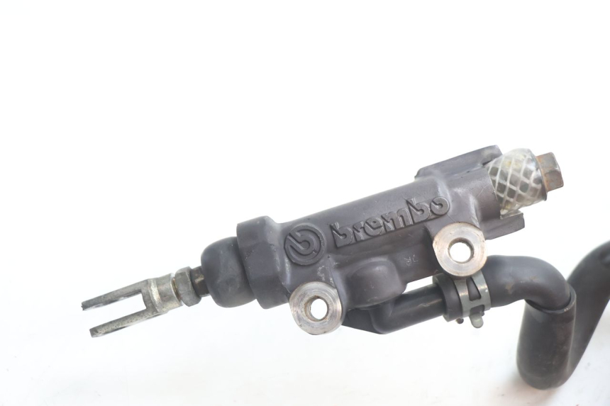 photo de POMPA FRENO POSTERIORE YAMAHA YZF R GENESIS 750 (1993 - 1998) - Primo piano tecnico