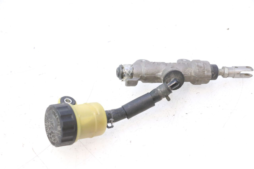 photo de POMPA FRENO POSTERIORE YAMAHA YZF R6 600 (2008 - 2009) - Altra angolazione