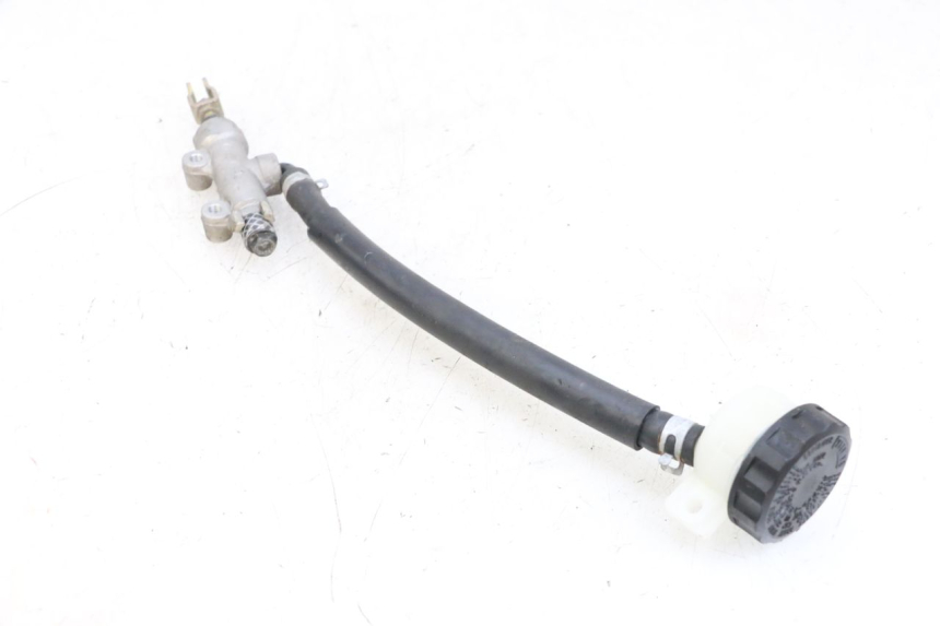 photo de POMPA FRENO POSTERIORE KAWASAKI ZR 7 750 (1999 - 2004) - Primo piano tecnico