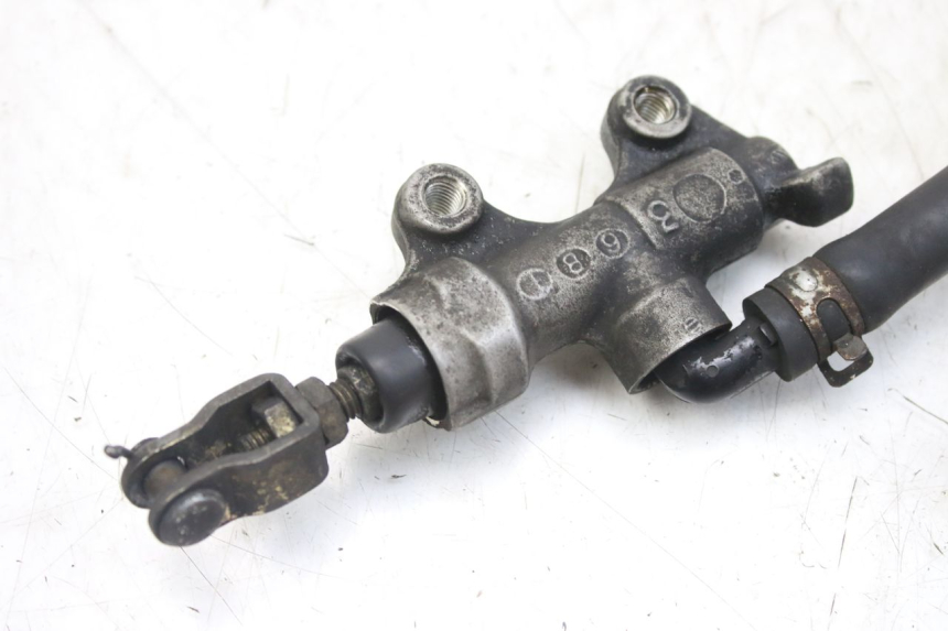 photo de MASTERCYLINDER FRENO POSTERIORE KAWASAKI ZX-6R ZX6R 600 (1995 - 1997) - Primo piano tecnico