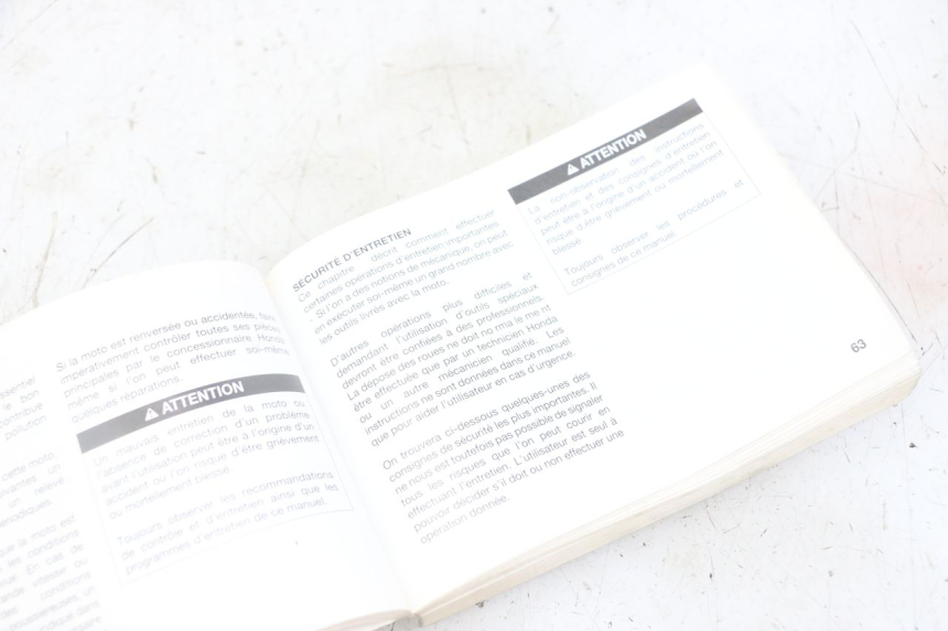 photo de MANUALE D'USO HONDA CBF 500 (2004 - 2007) - Primo piano tecnico