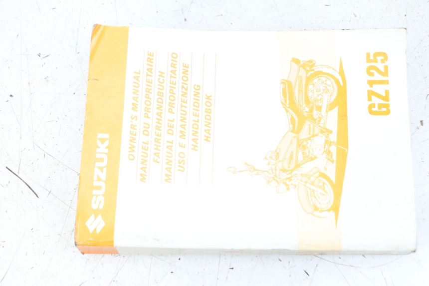 photo de MANUALE D'USO SUZUKI GZ MARAUDER 125 (1998 - 2004) - Vista principale