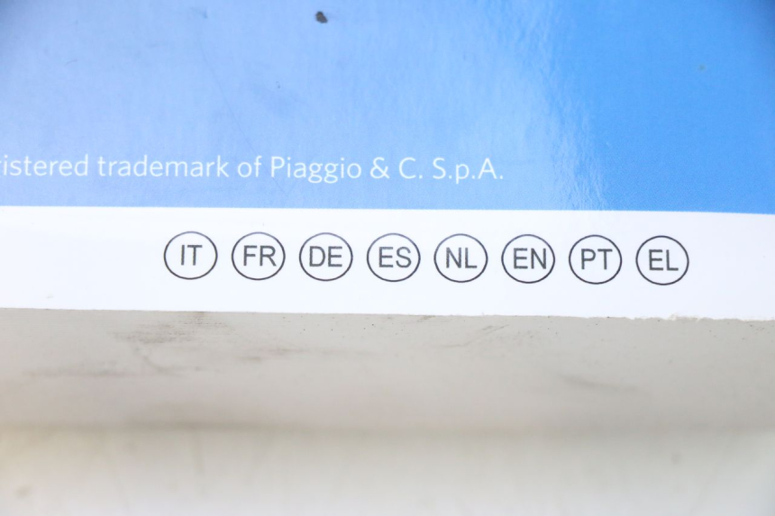photo de MANUALE D'USO PIAGGIO MP3 HPE 530 (2022 - 2026) - Stato della superficie e materiale