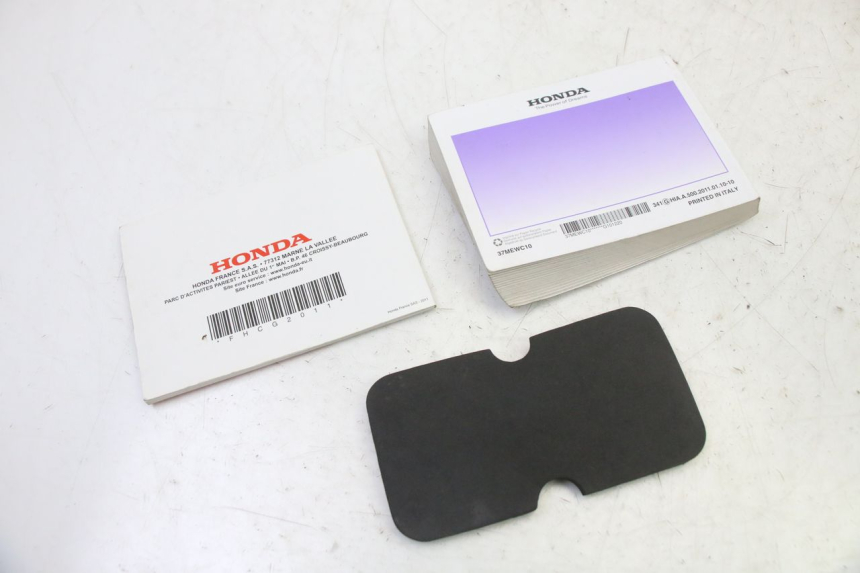 photo de MANUALE D'USO HONDA NTV DEAUVILLE ABS 700 (2007 - 2016) - Primo piano tecnico