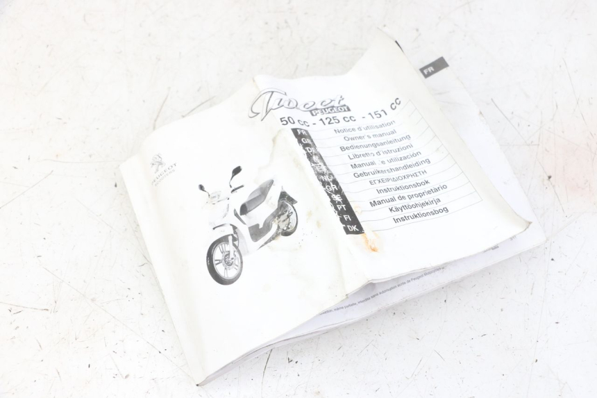 photo de MANUALE D'USO PEUGEOT TWEET 4T 50 (2014 - 2019) - Vista principale
