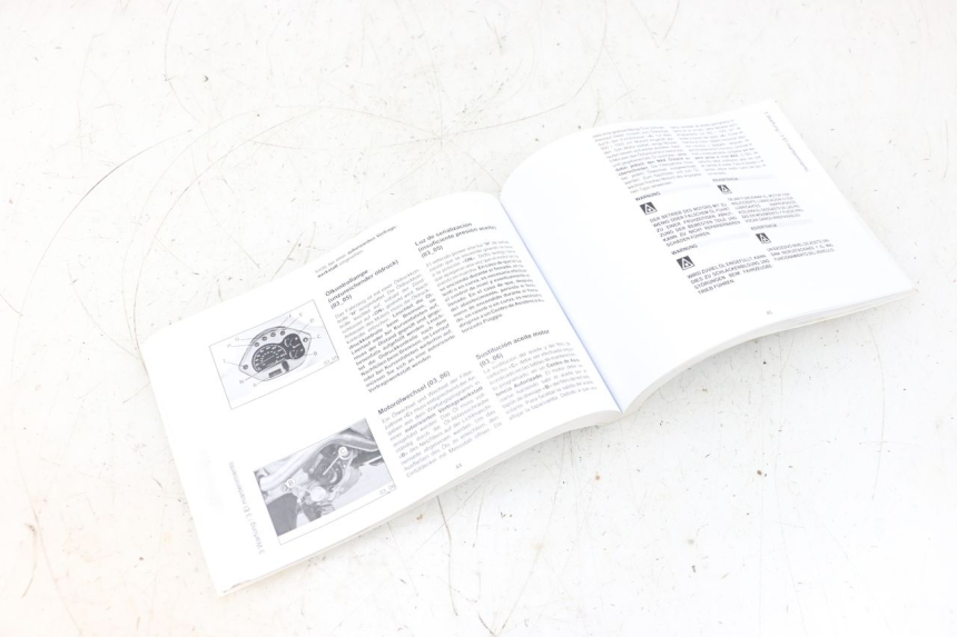 photo de MANUALE DELL'UTENTE PIAGGIO VESPA GTS SUPER IE 125 (2009 - 2016) - Primo piano tecnico