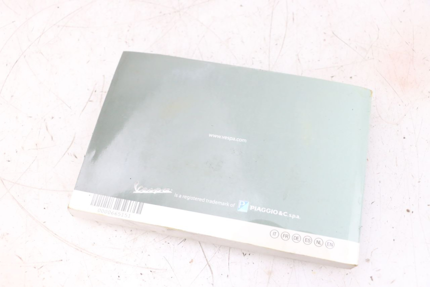 photo de MANUALE DELL'UTENTE PIAGGIO VESPA GTS SUPER IE 125 (2009 - 2016) - Dettagli dei punti di fissaggio