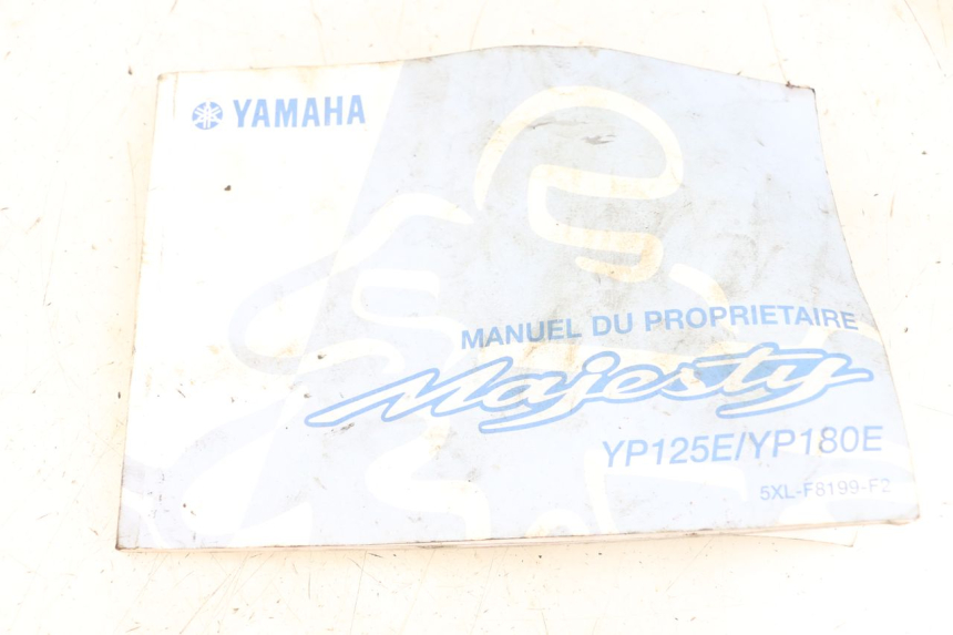 photo de MANUALE D'USO YAMAHA YP MAJESTY 125 (2002 - 2006) - Vista principale