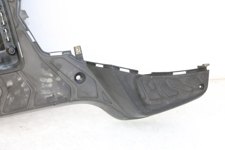 photo de CARENA PEDANA KYMCO AGILITY NAKED RENOUVO 2T 50 (2011 - 2018) - Primo piano ad alta risoluzione