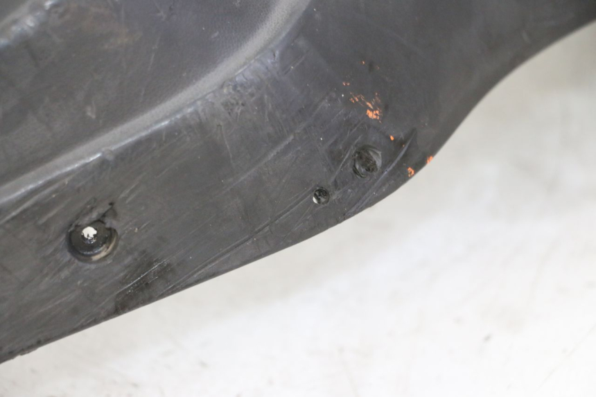 photo de CARENA PEDANA KYMCO AGILITY NAKED RENOUVO 2T 50 (2011 - 2018) - Marcature e riferimenti originali