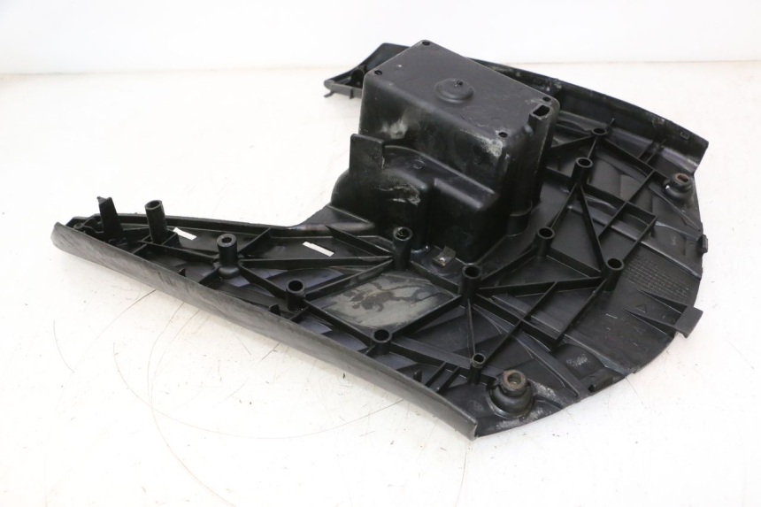 photo de CARENA PEDANA MBK BOOSTER ROCKET 50 (1995 - 1998) - Caratteristiche distintive