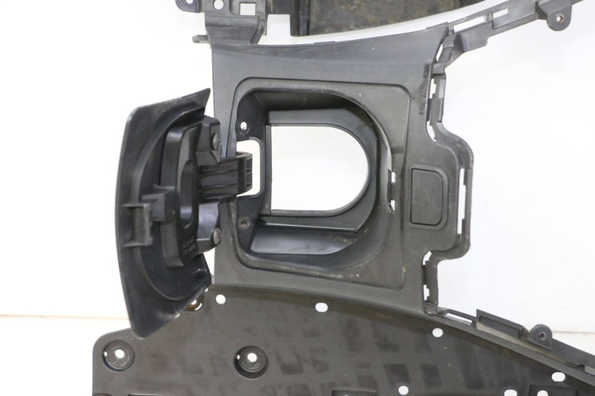 photo de PEDANA SUZUKI BURGMAN 125 (2007 - 2014) - Stato della superficie e materiale