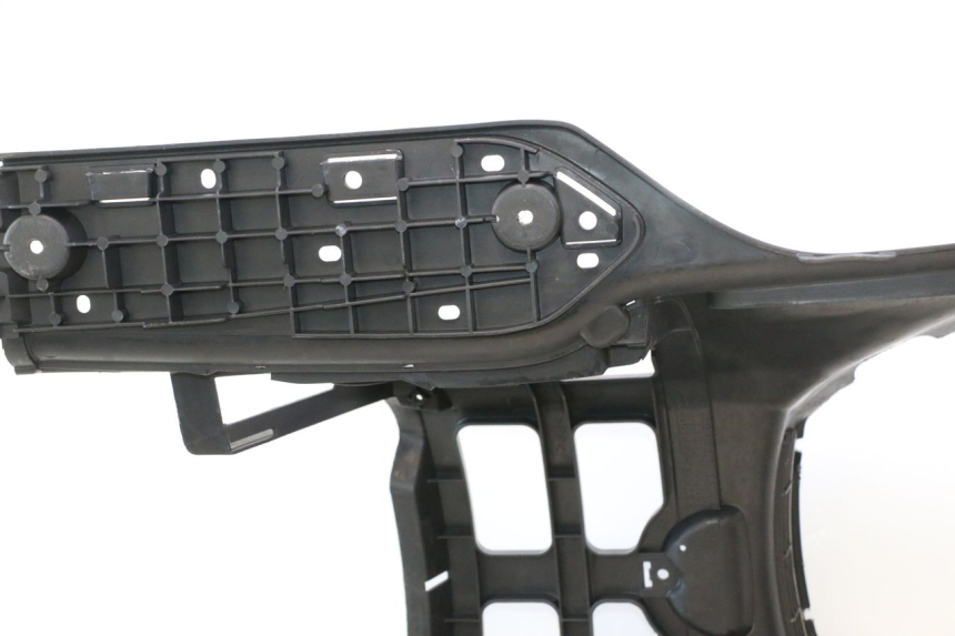 photo de CARENA PEDANA SUZUKI BURGMAN EXECUTIVE ABS 650 (2006 - 2012) - Caratteristiche distintive