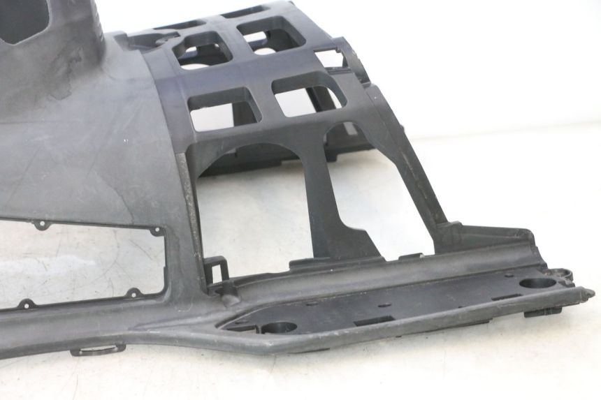 photo de CARENA PEDANA SUZUKI BURGMAN EXECUTIVE ABS 650 (2006 - 2012) - Zoom sullo stato d'uso
