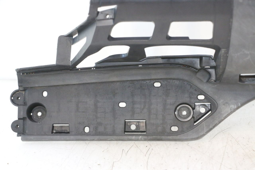 photo de CARENA PEDANA SUZUKI BURGMAN EXECUTIVE ABS 650 (2006 - 2012) - Dettaglio del componente