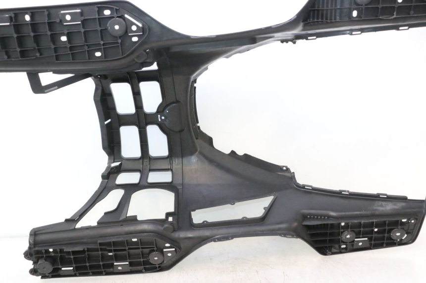 photo de CARENA PEDANA SUZUKI BURGMAN EXECUTIVE ABS 650 (2006 - 2012) - Marcature e riferimenti originali