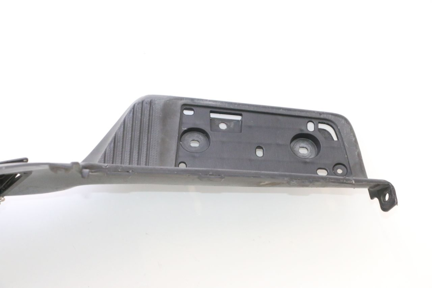 photo de CARENA PEDANA SUZUKI BURGMAN EXECUTIVE ABS 650 (2006 - 2012) - Dettaglio del componente