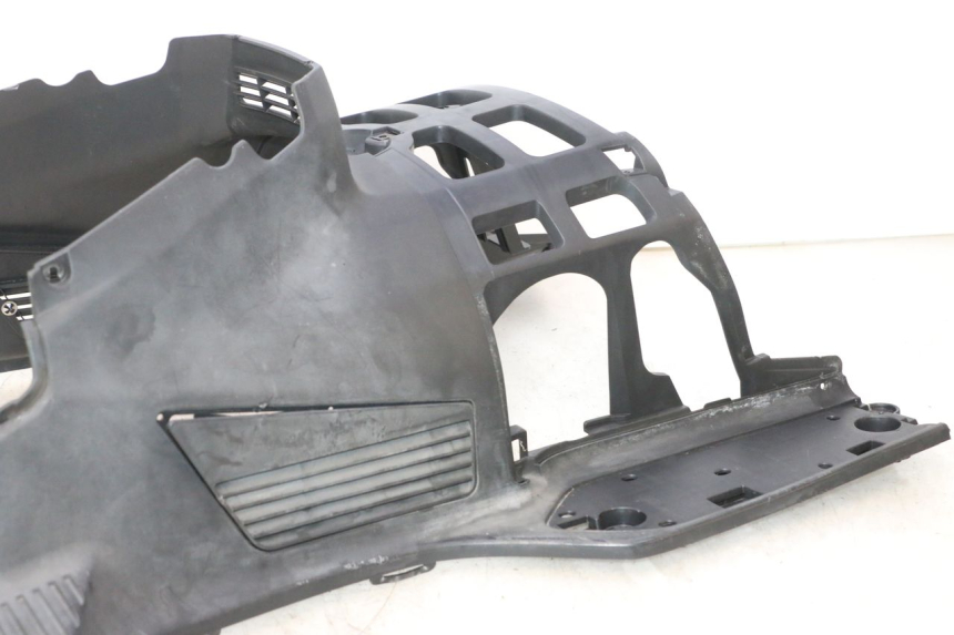photo de CARENA PEDANA SUZUKI BURGMAN EXECUTIVE ABS 650 (2006 - 2012) - Altra vista dell'articolo