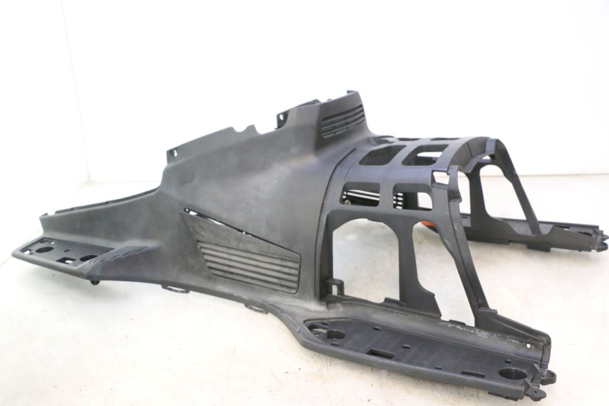 photo de CARENA PEDANA SUZUKI BURGMAN EXECUTIVE ABS 650 (2006 - 2012) - Zoom sui componenti