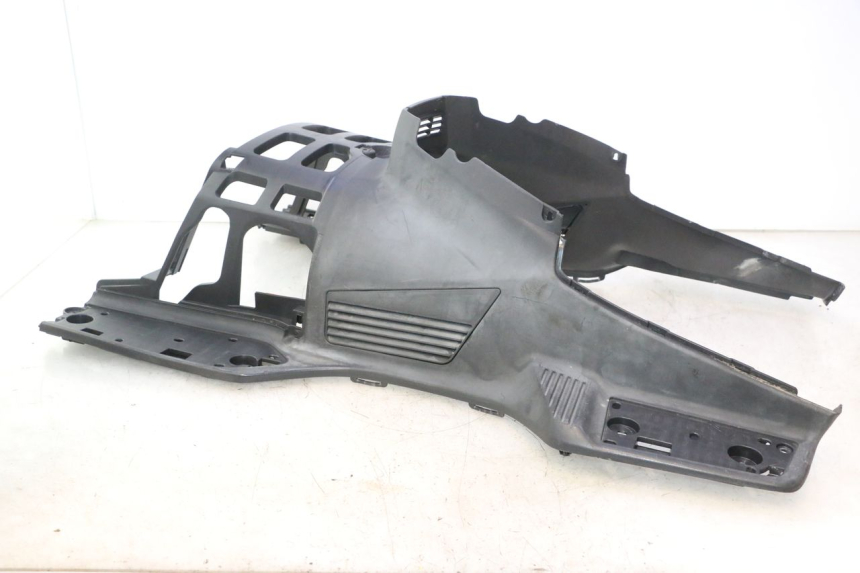 photo de CARENA PEDANA SUZUKI BURGMAN EXECUTIVE ABS 650 (2006 - 2012) - Dettagli dei punti di fissaggio