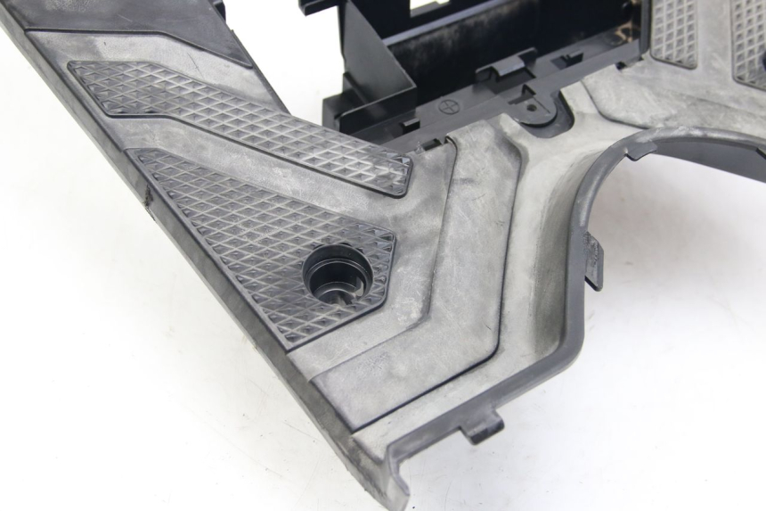 photo de PEDANA YAMAHA BW'S BWS 125 (2010 - 2013) - Stato della superficie e materiale