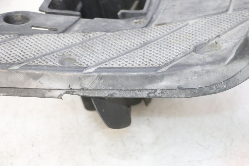 photo de CARENA PEDANA YAMAHA BW'S 100 (1999 - 2002) - Marcature e riferimenti originali