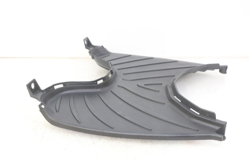 photo de PEDANE PEUGEOT CITYSTAR AIR 125 (2014 - 2017) - Zoom sullo stato d'uso