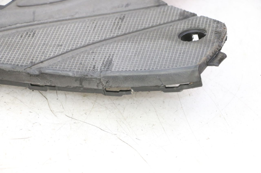 photo de PEDANA YAMAHA CYGNUS X INJECTION 125 (2007 - 2013) - Stato della superficie e materiale