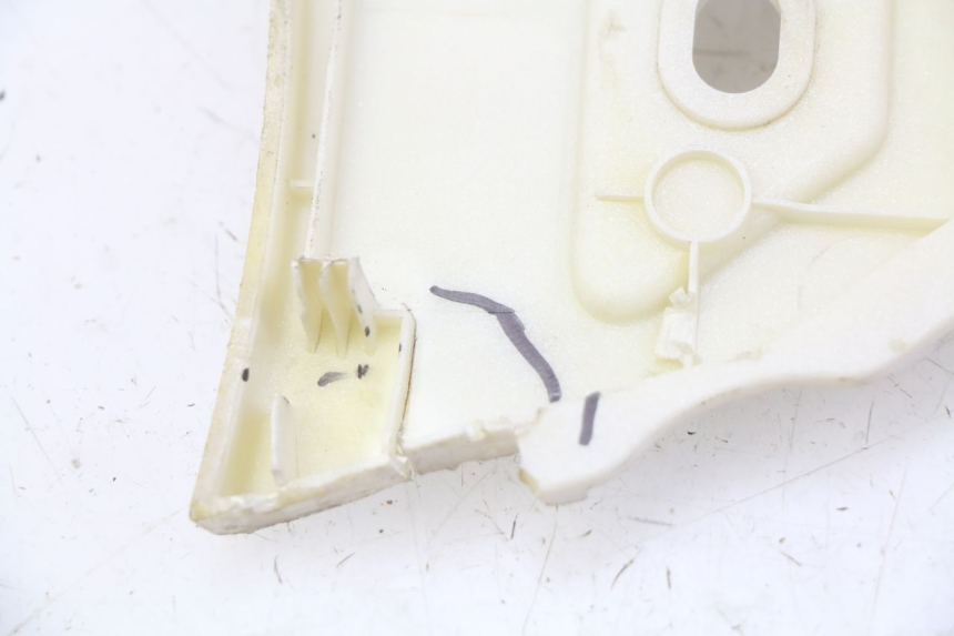 photo de PEDANA PEUGEOT DJANGO 2T 50 (2014 - 2019) - Dettagli dei punti di fissaggio