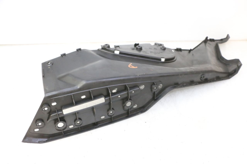 photo de CARENA PEDANA DESTRA QUADRO 4 4D 350 (2015 - 2018) - Zoom sullo stato d'uso