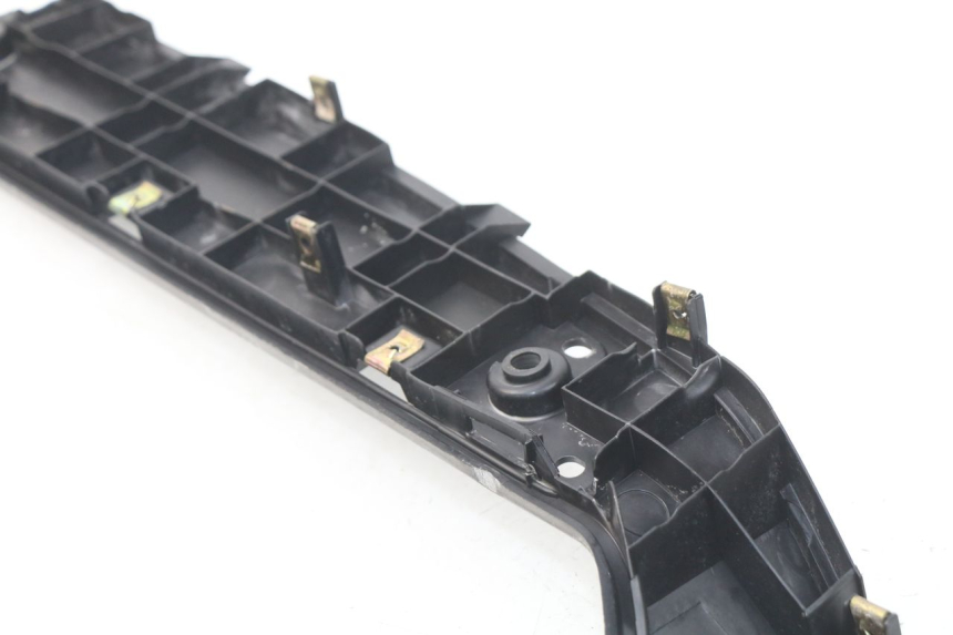 photo de MARCHE PIED DESTRO KYMCO DINK STREET 125 (2009 - 2014) - Stato della superficie e materiale